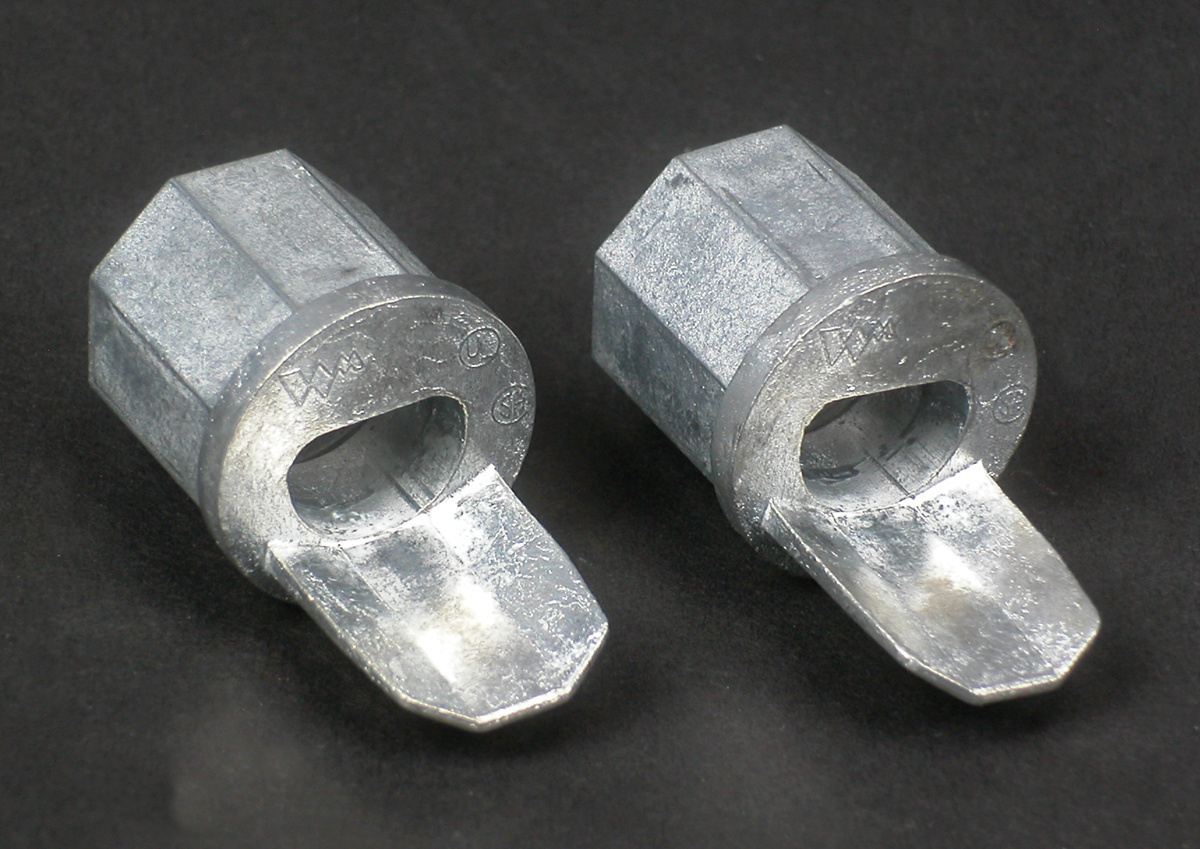 Female 1/2 In Conduit Connector;  Ivory