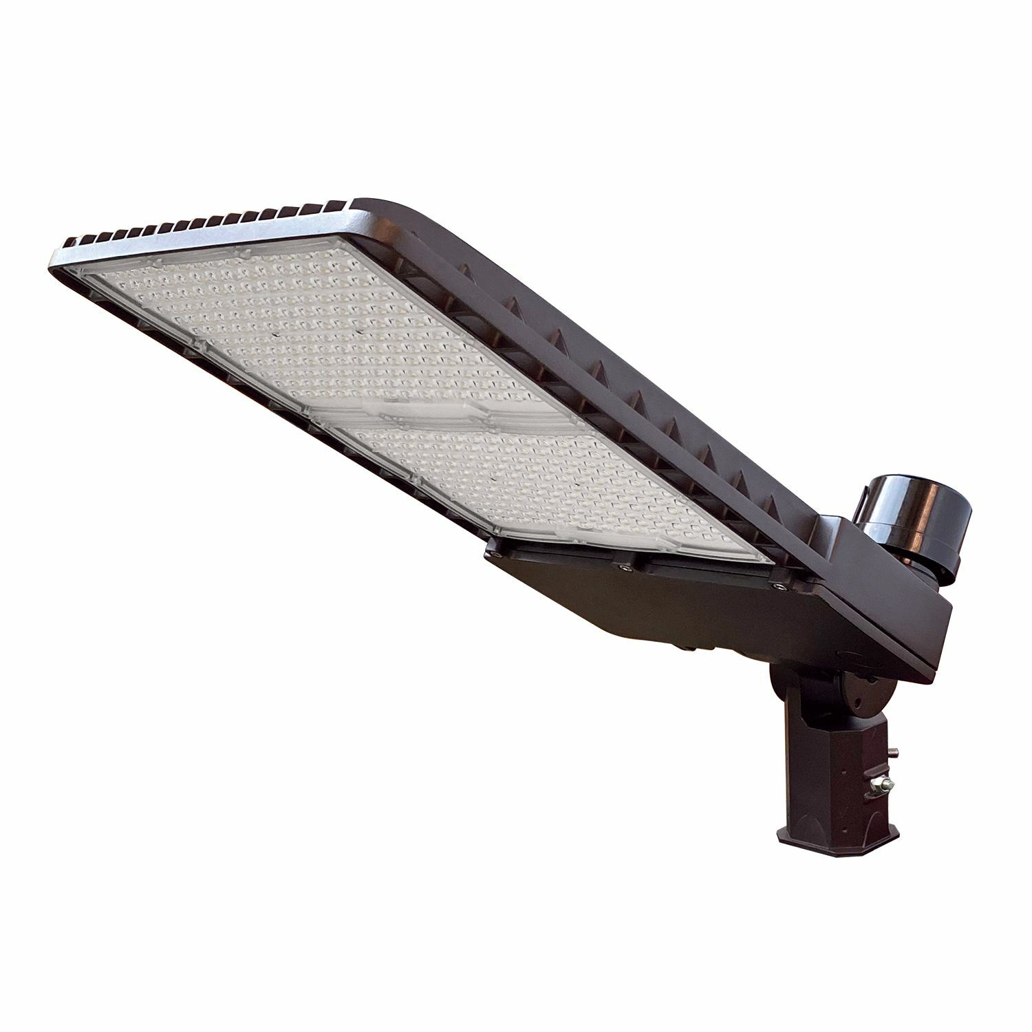 Slipfitter Mont Arm, 1,000W HID Equivalent, Type III Distribution, High Voltage, 347-480V.