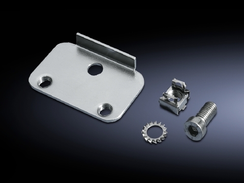 Base/plinth adaptor, for levelling feet