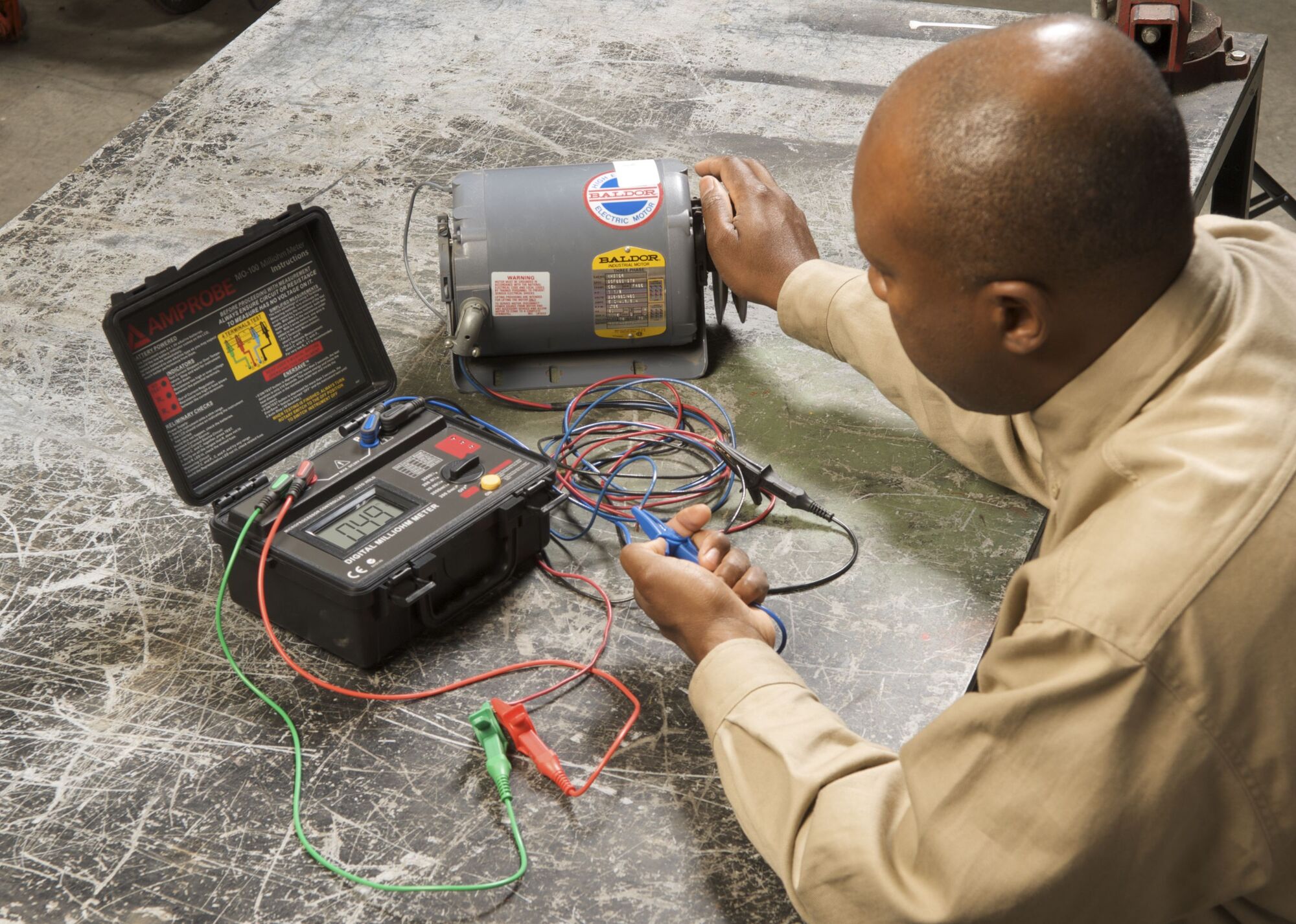Designed for safe, non-contact voltage detection, Amprobe's reliable volt tester, this Non-Contact Volt Probe doesnt require much budget or demand much space. This volt tester fit conveniently in a shirt pocket, tool belt or pouch.