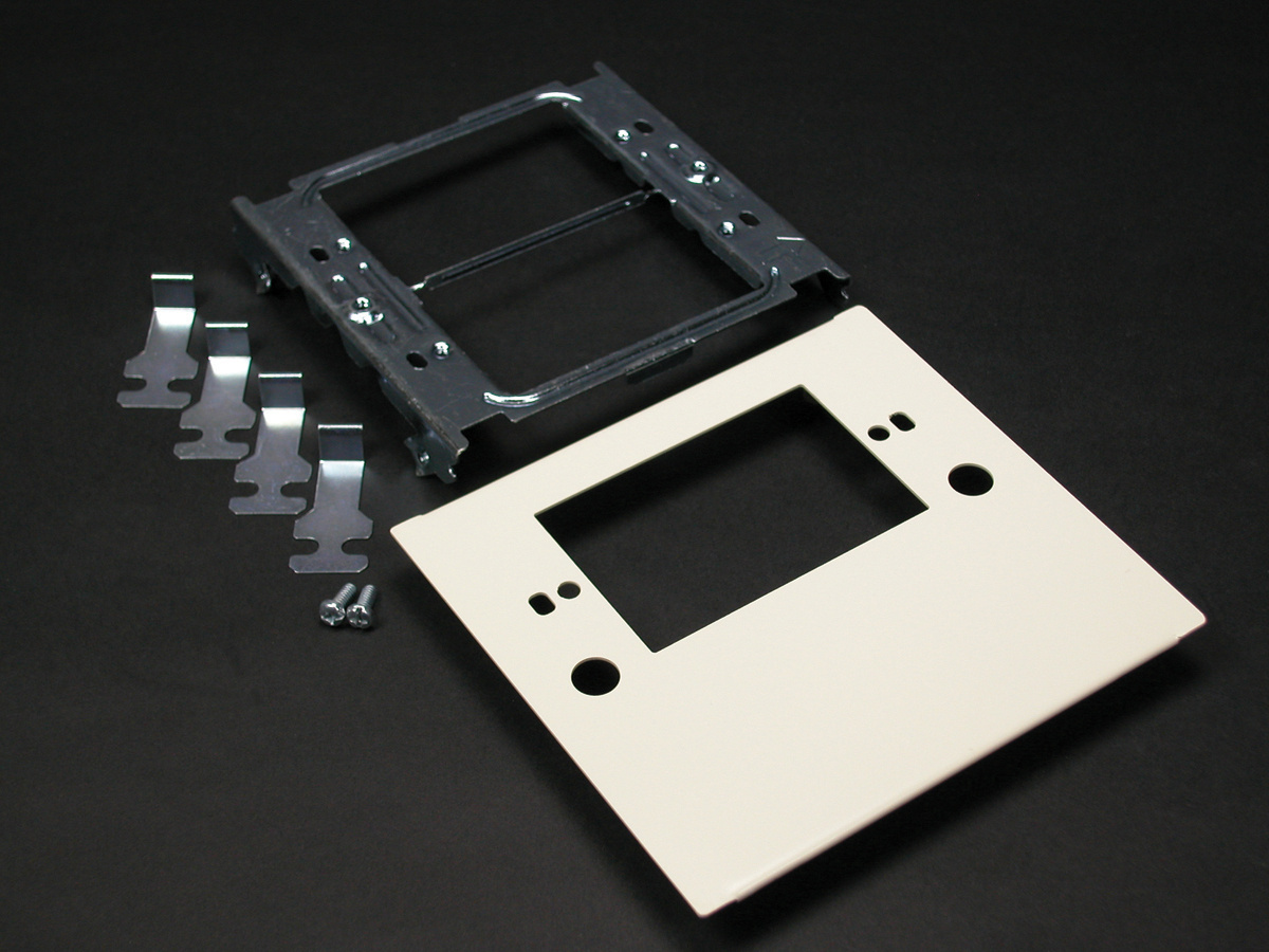 1-Gang 4000 Series Raceway Overlapping Single Receptacle Plate; Snap-On Mount, Steel, Gray