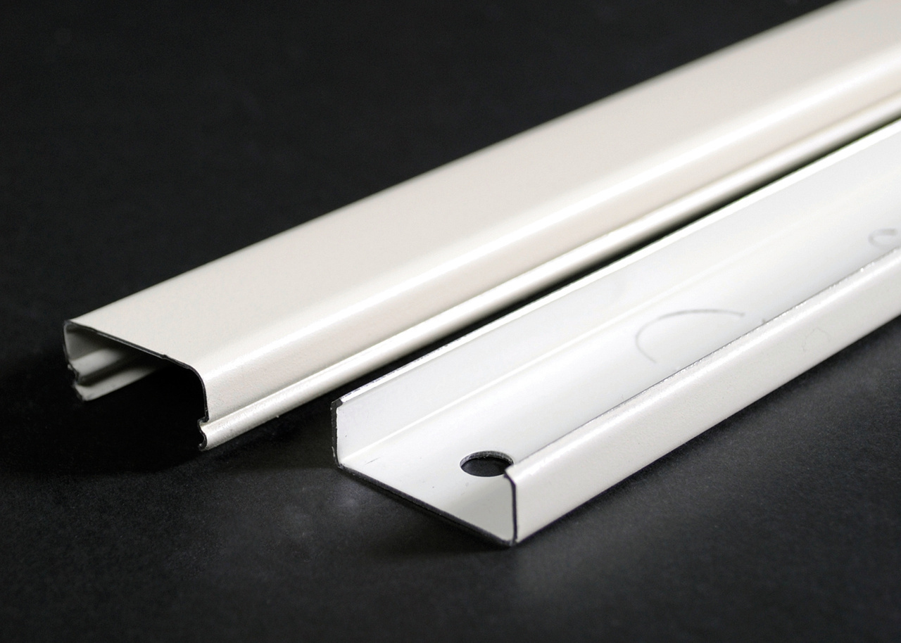  2000 Series Multi-Outlet Power Base and Cover; 5 ft Length x 1-9/32 Inch x 3/4 Inch, Steel, Ivory