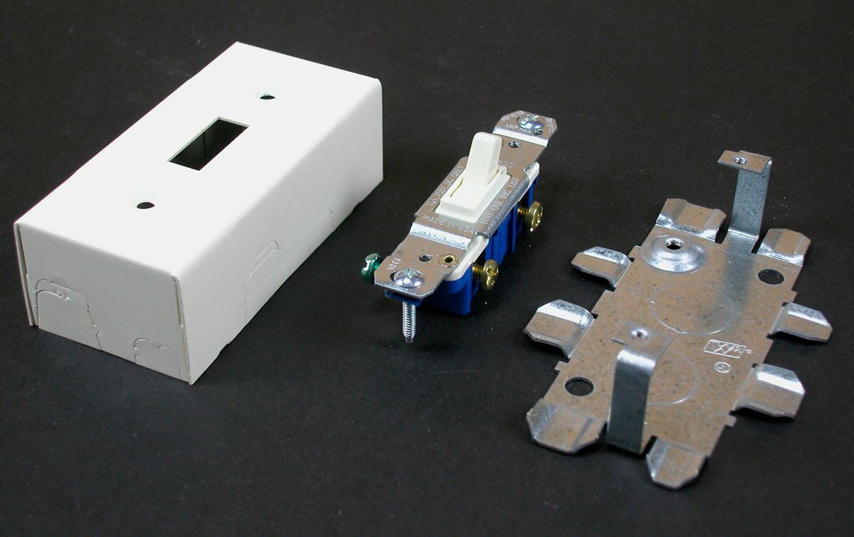Single Pole Switch & Box Fitting, Ivory, 15 Amp, 125 Volt, V500/V700 Series