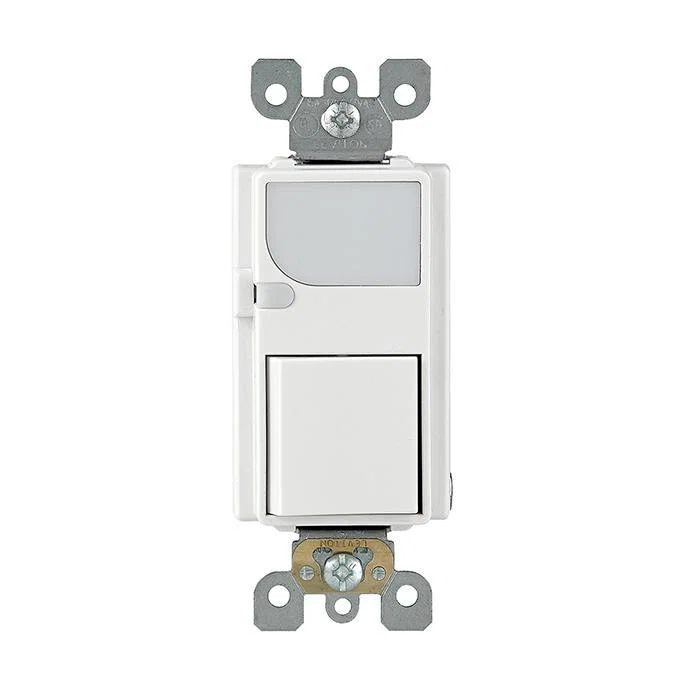 Leviton_6526_W.jpg