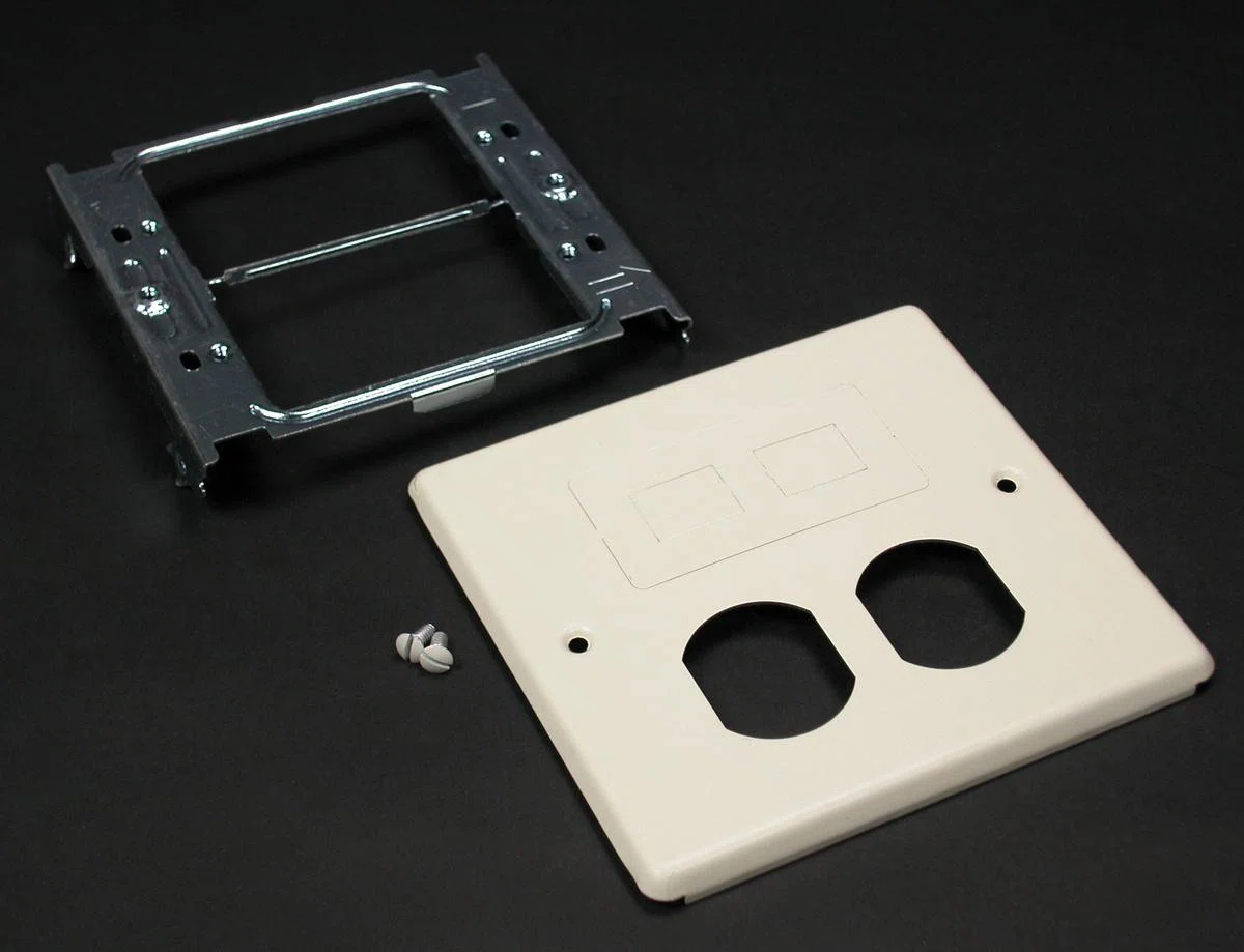 Wiremold_CG4047BF.jpg