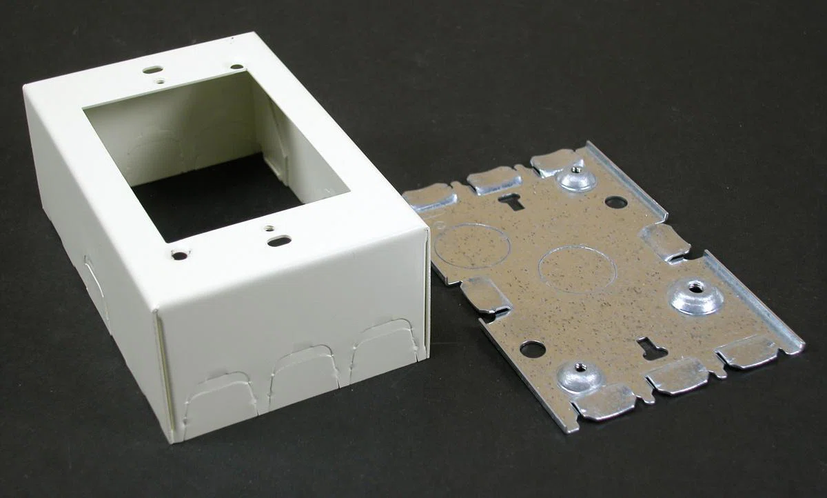 Wiremold_5748WH.jpg